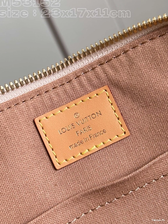 BB-23.5*17.5*11.5cm LOUIS ALMA VUITTON 1221